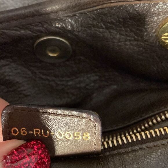 Elegant Brown Quilted Handbag - Picture 10 of 15